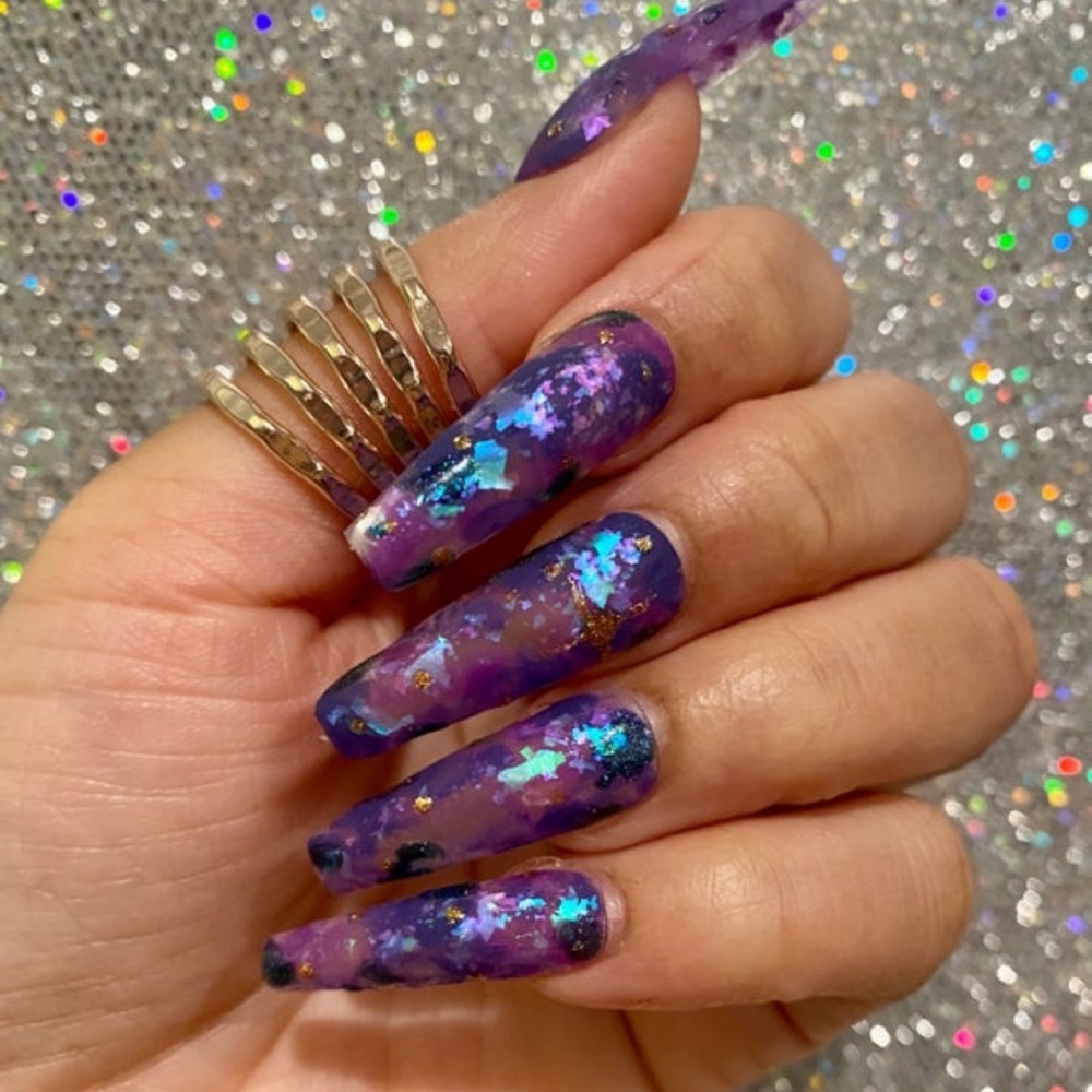 Press on nails